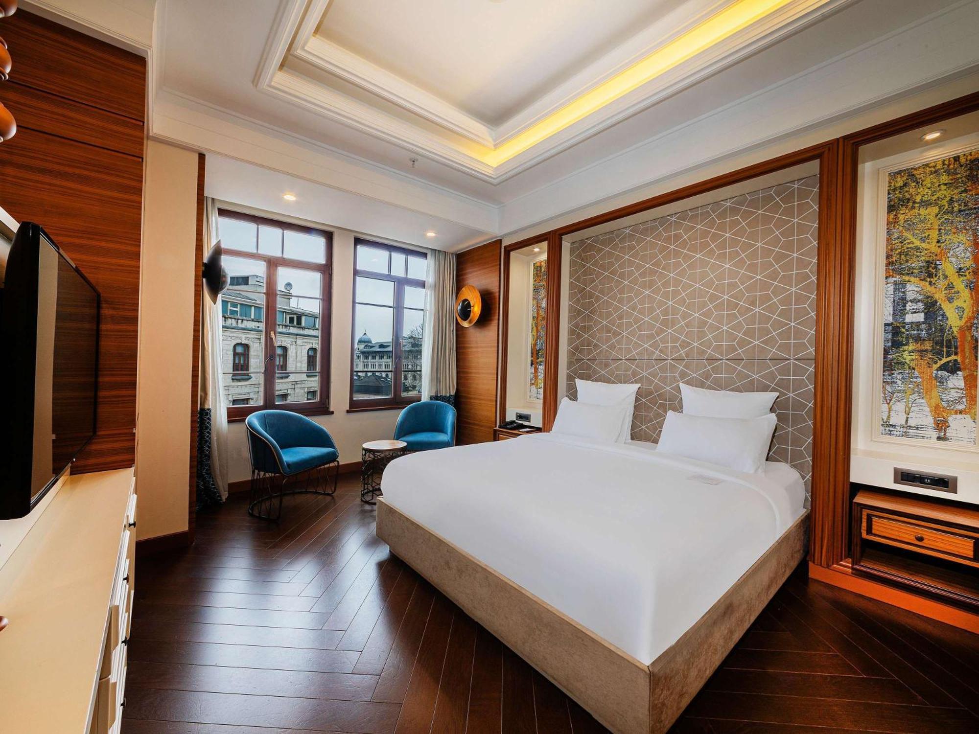 Hotel Mercure Sirkeci 4*